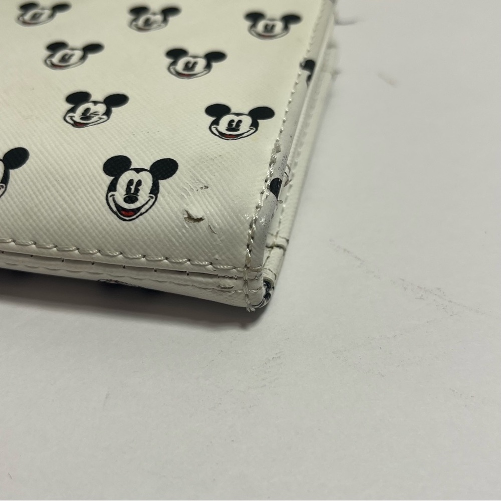 Disney Parks Loungefly Mickey Mouse All Over Mickey Face White Black Wallet - Picture 4 of 9
